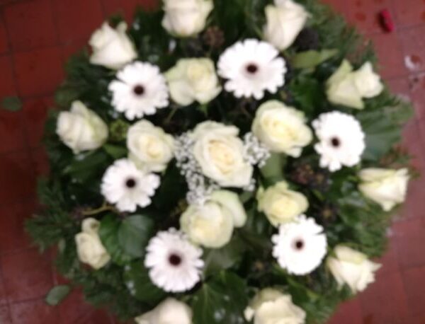 Gerbera, rózsa fekvő koszorú (FK-21)