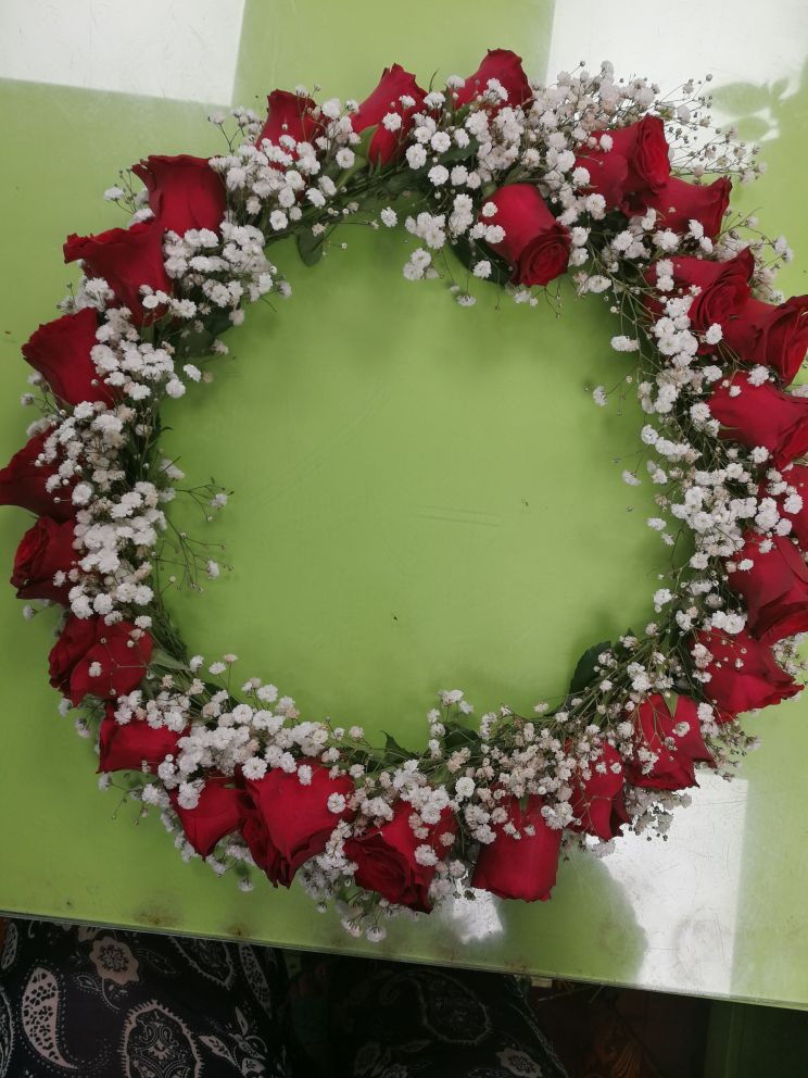 Urna dísz