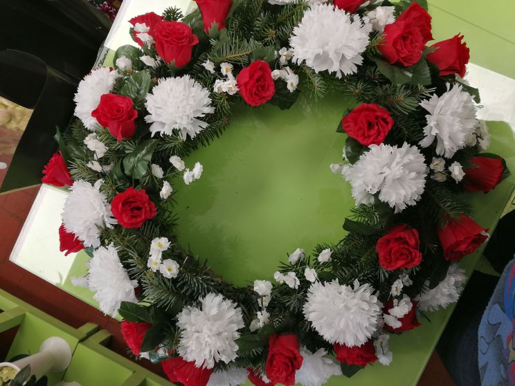 Urna dísz kör alakú